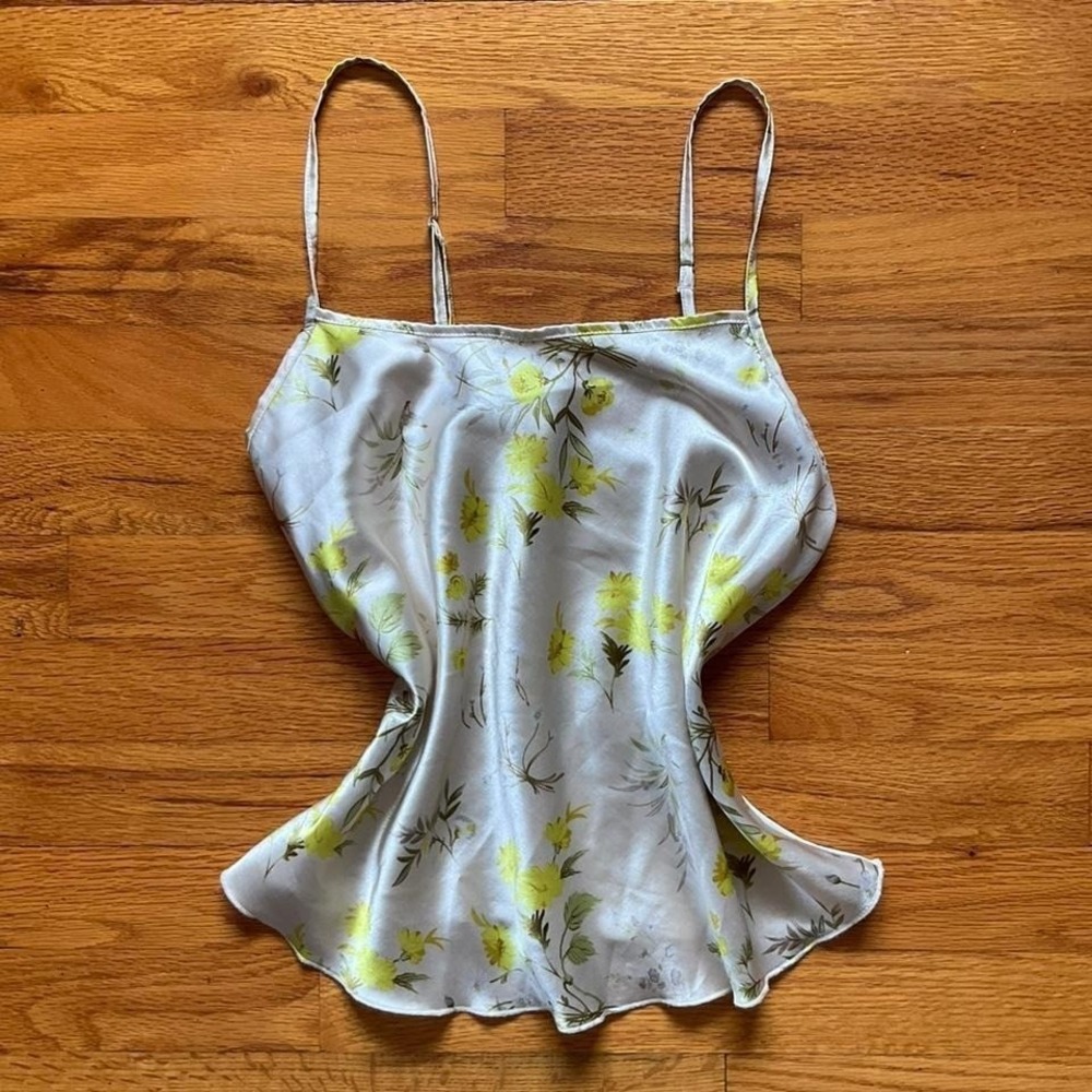 Silky Floral Creme Tank Top Size Small Fairycore Festival Spring Coquette